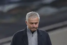 球队火锅主帅遭解雇，掀起球迷抗议浪潮，团队混乱的简单介绍