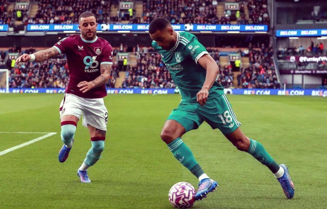 包含利物浦小胜晋级，欧冠赛场竞争无比激烈的词条